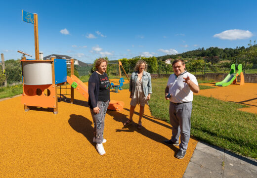O Concello de Fene inviste máis de 51.000 euros na renovación dos parques infantís de Limodre e Sillobre